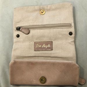 Free people wallet